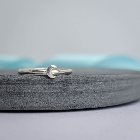 Simple Moon Ring. Sterling Silver