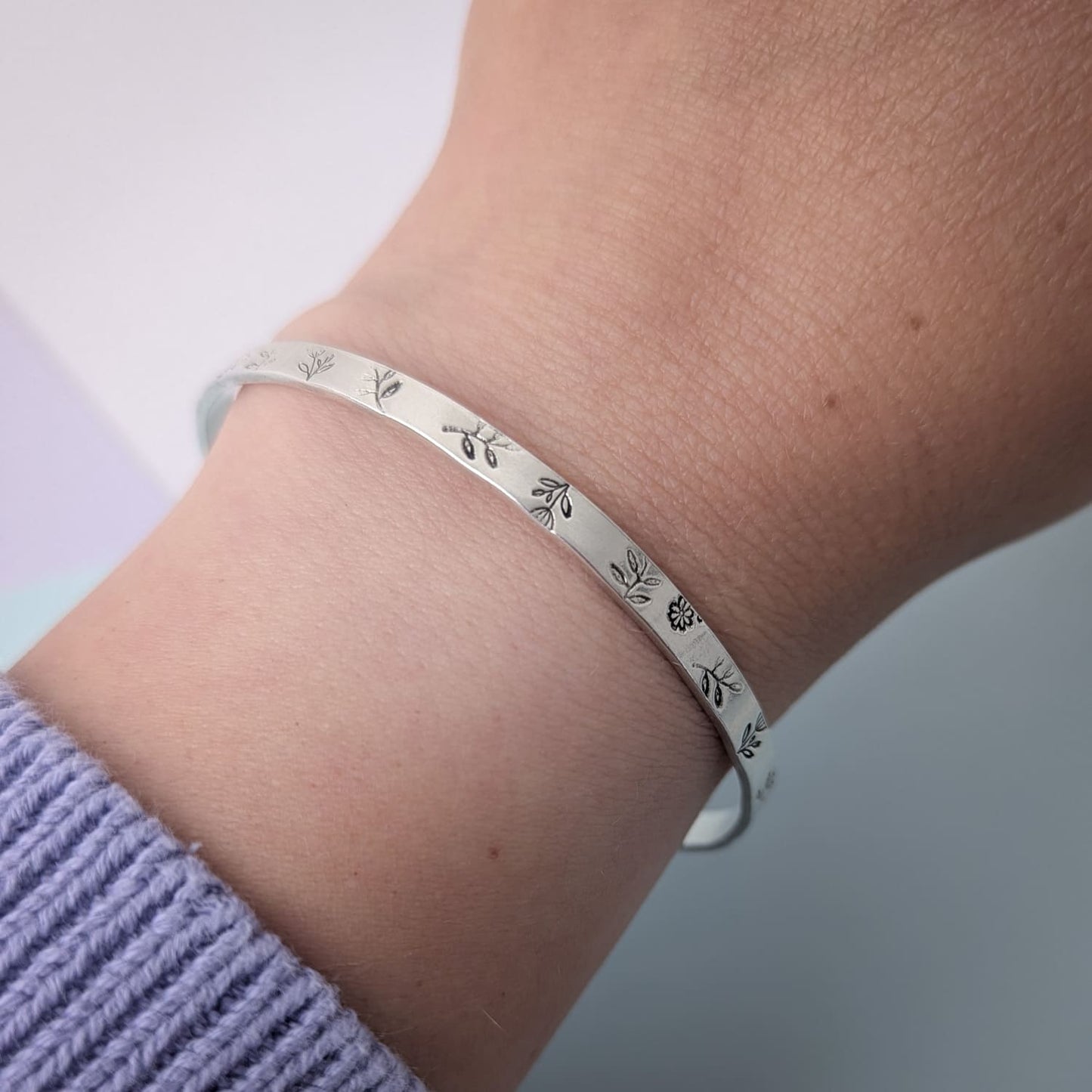 Sterling Silver Floral Bangle. Hallmarked